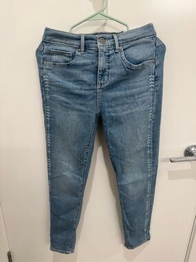NWT LOFT Modern Skinny Jeans Embroidered Size 27
